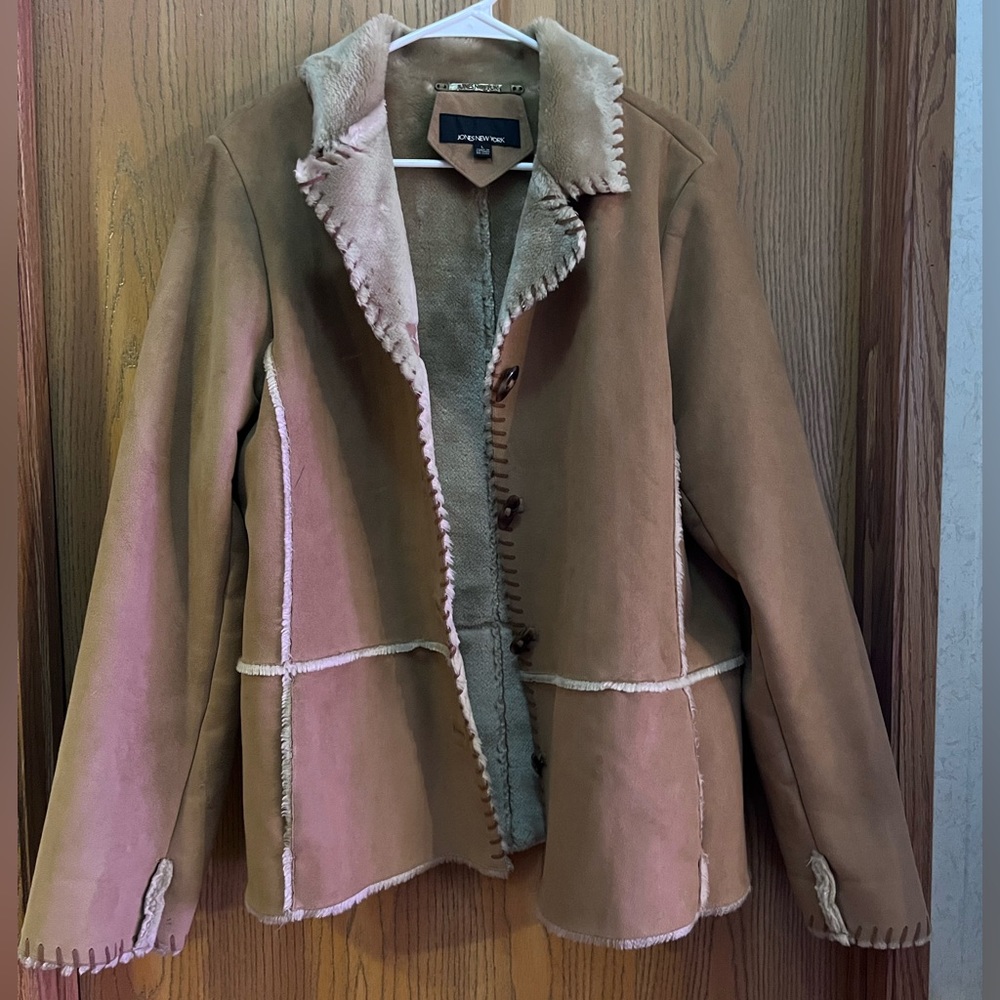 JONES NEW YORK faux fur lined large coat
